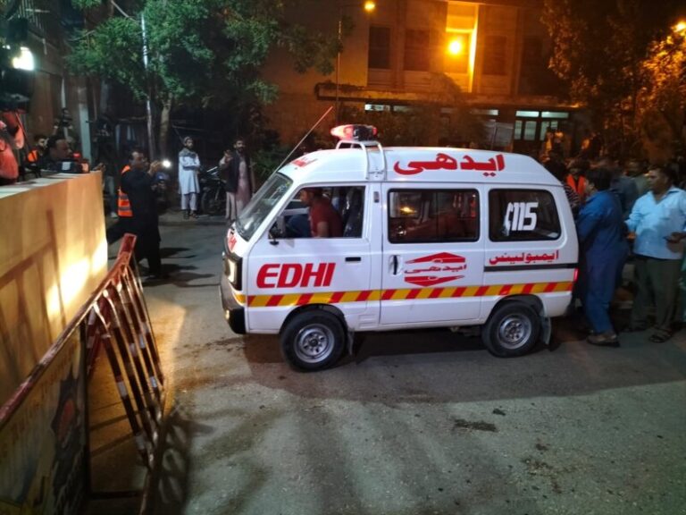 Siete muertos por la explosión de un depósito de un vehículo en Pakistán