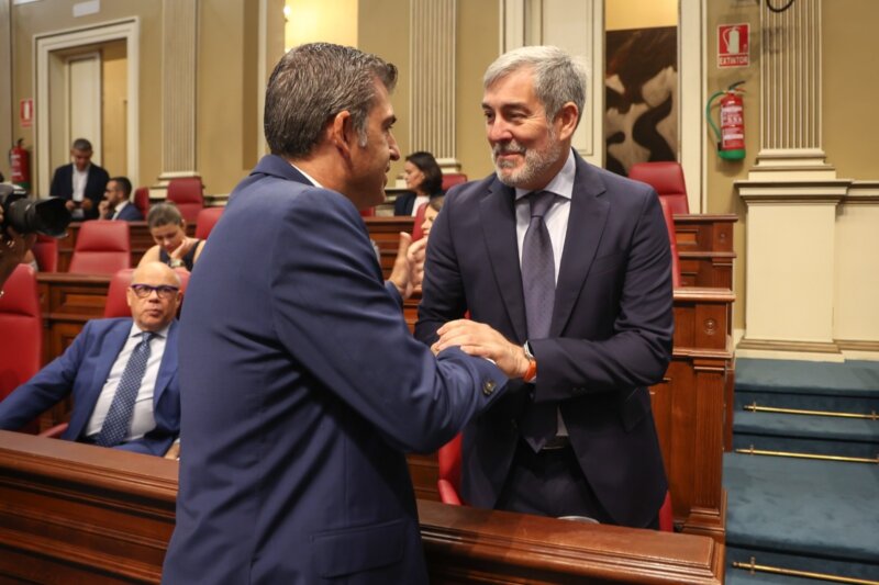 Fernando Clavijo, investido presidente de Canarias