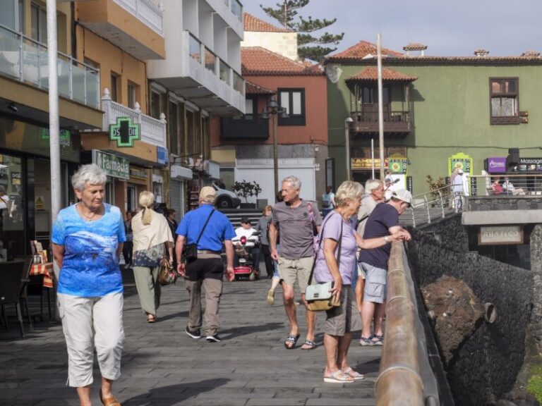 La llegada de turistas internacionales a Canarias crece un 11,9% en abril