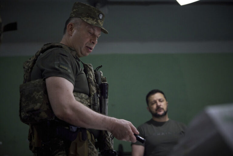 Reino Unido constata avances ucranianos en el norte y el sur de Bajmut entre problemas logísticos de Rusia