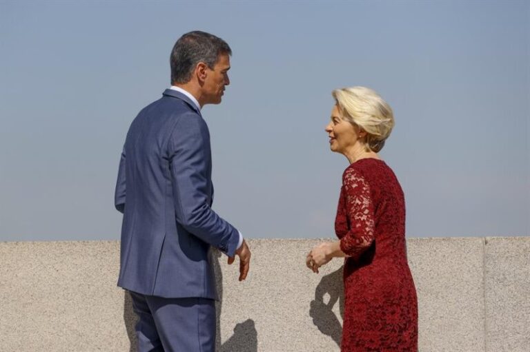 Sánchez recibe a Von der Leyen para la reunión Gobierno-Comisión Europea