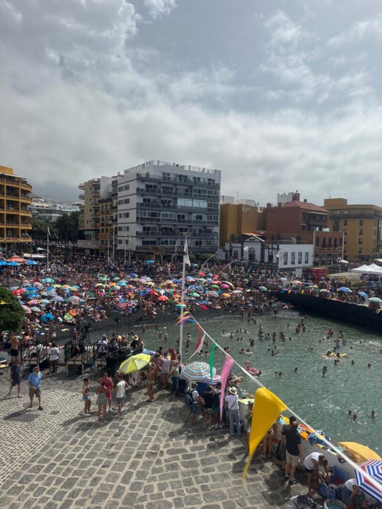 Puerto de la Cruz celebra la embarcación de la Virgen del Carmen