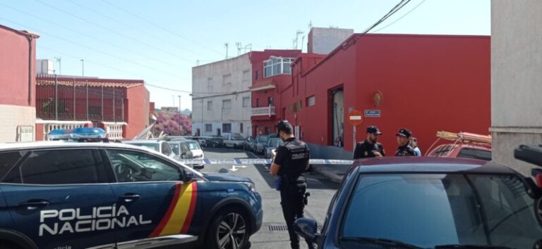 Una explosión en una fábrica de hielo deja un herido y varios daños en S/C de Tenerife