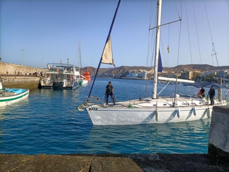 Interceptado un velero con más de 3.500 kilos de hachís en Gran Canaria
