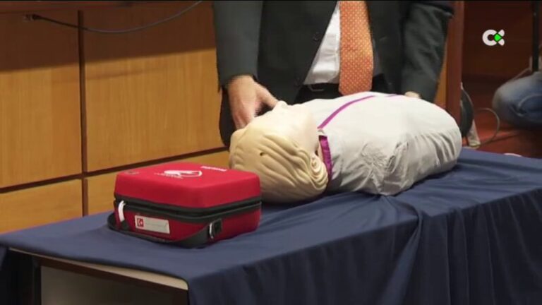 Una mujer sufre una parada cardiorrespiratoria en pleno vuelo