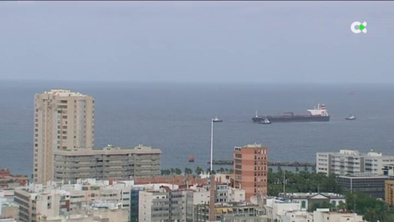 Las controladoras del tráfico marítimo en el Puerto de La Luz esperan una resolución sobre su futuro