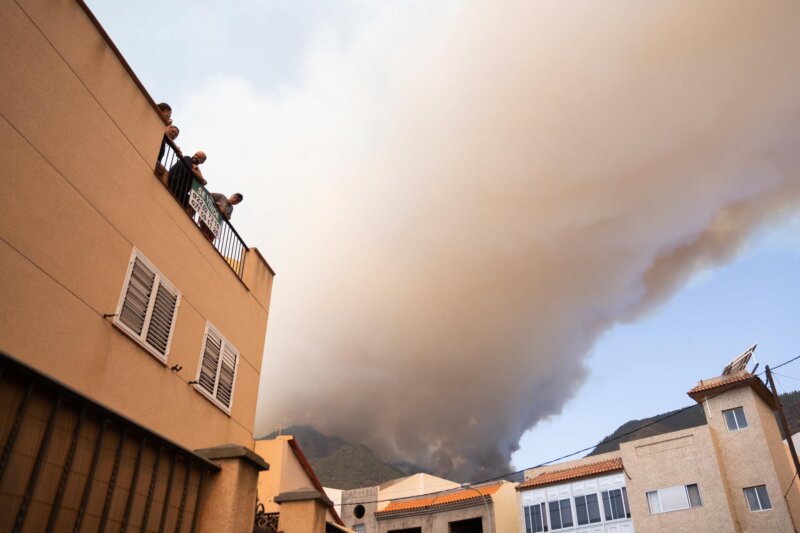 Incendio forestal Arafo y Candelaria (Tenerife)