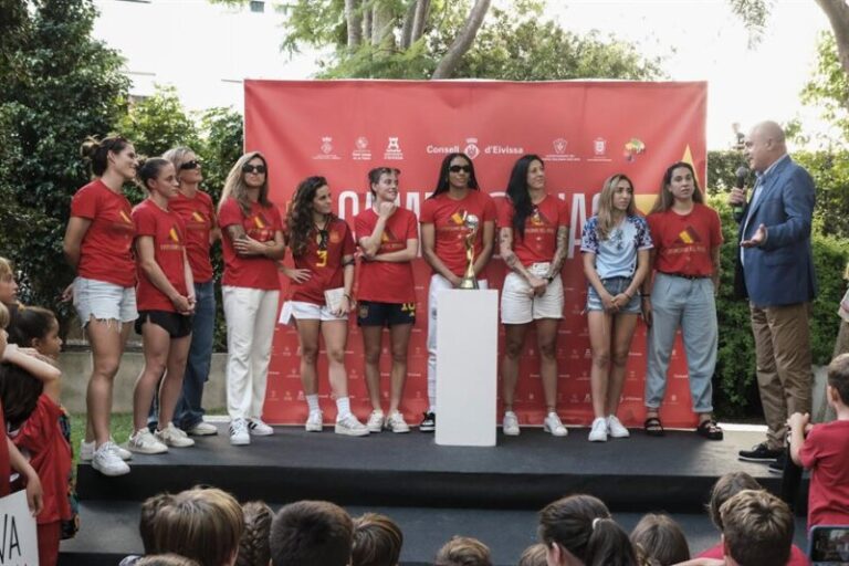 Las 23 campeonas del mundo de fútbol renuncian a la Selección si Rubiales se mantiene en el cargo