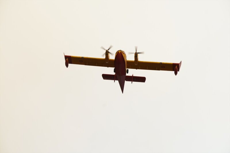 Operan 17 medios aéreos en las zonas afectadas