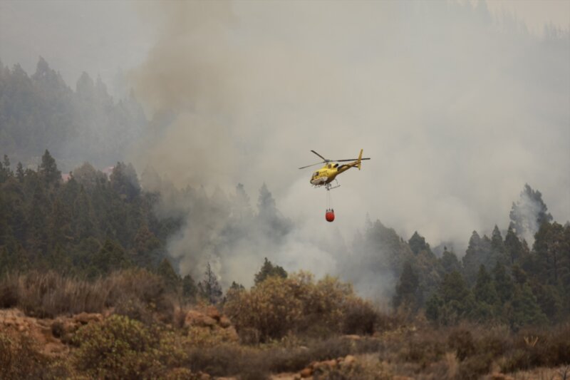 Levantan el confinamiento de El Rosario por la evolución del incendio
