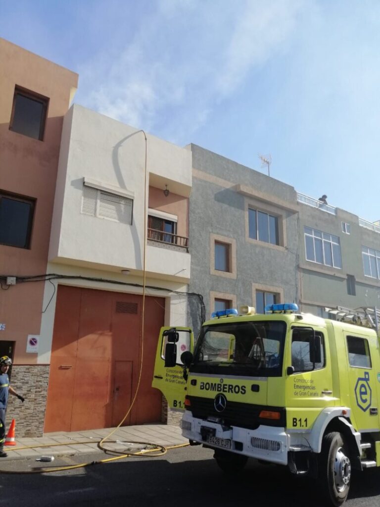 Un incendio en una vivienda de Telde deja un herido