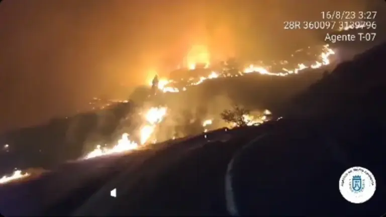 Continúan las evacuaciones por el incendio declarado en Tenerife