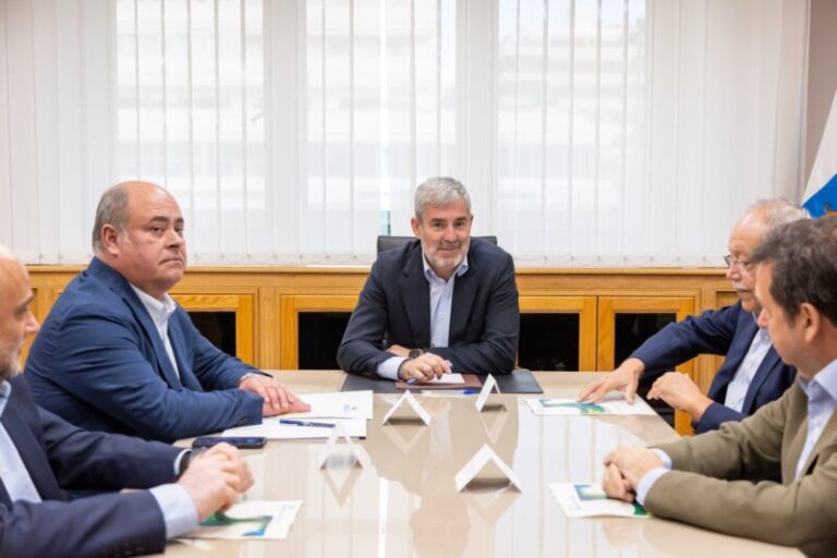 Los industriales isleños piden competir en igualdad de condiciones con la península