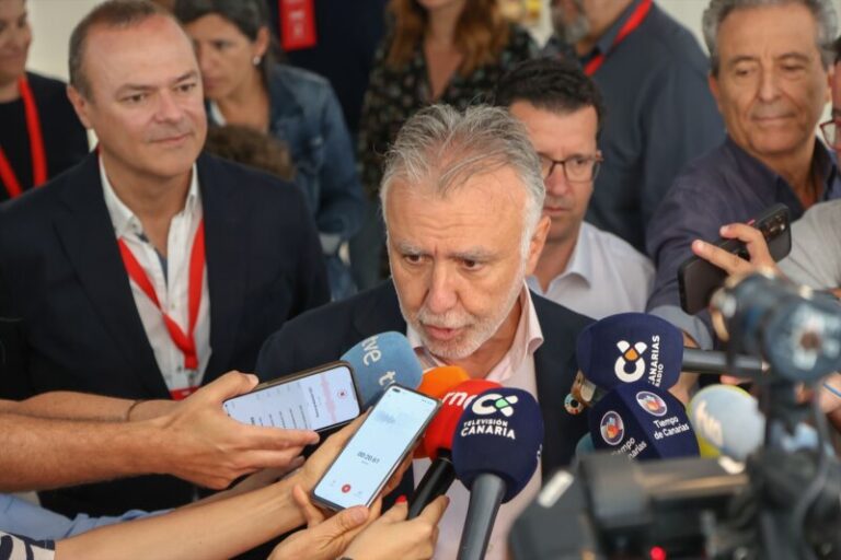 Torres pide a Clavijo que aclare si comparte las palabras de Onalia Bueno sobre los entierros de migrantes