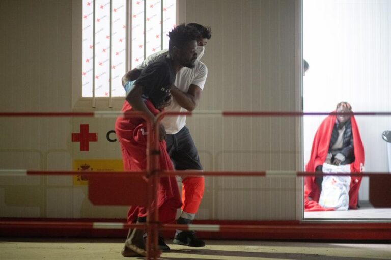 Fin de semana de récord con la llegada de 1.173 migrantes a Canarias en 48 horas