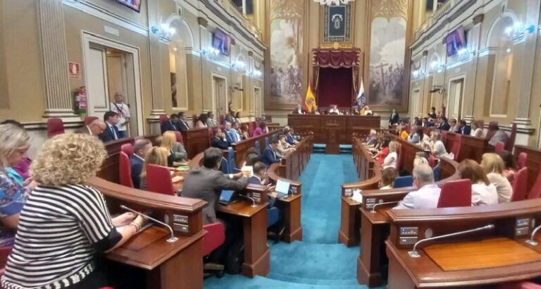 Clavijo apela a un «frente común» en la crisis migratoria