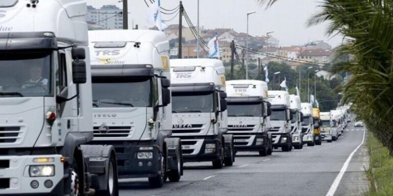 Los transportistas de Las Palmas trasladan al Gobierno canario sus demandas para evitar la huelga