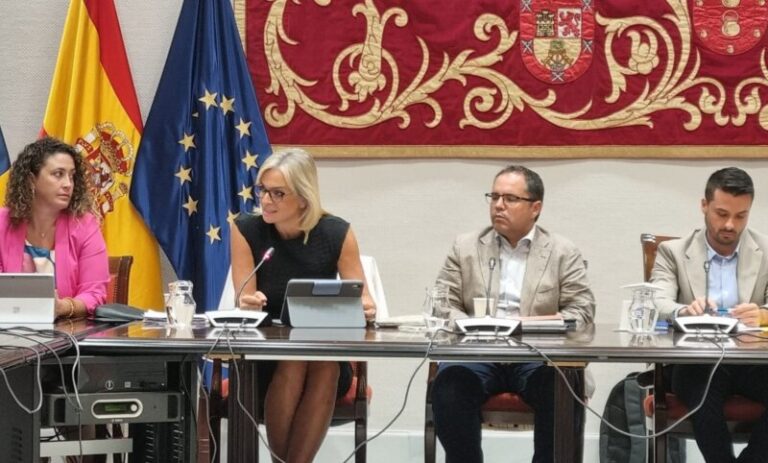 Sanidad pondrá en marcha planes quirúrgicos, también los fines de semana, para reducir las listas de espera