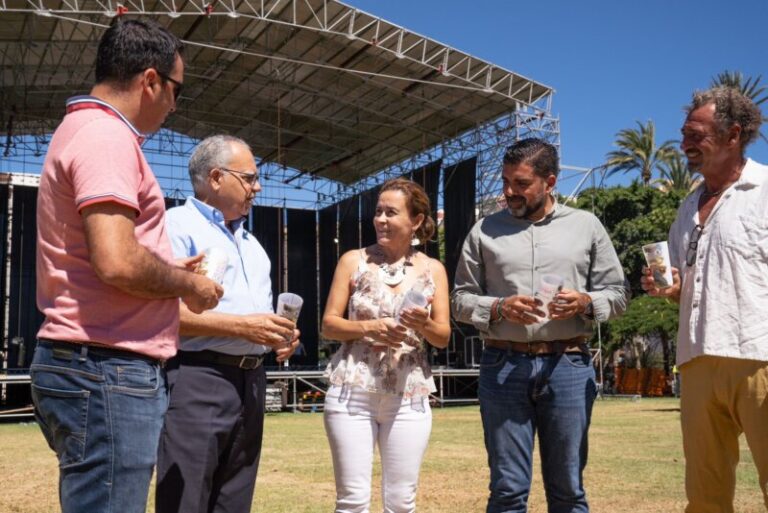 Vasos reutilizables para las Fiestas Lustrales de La Gomera