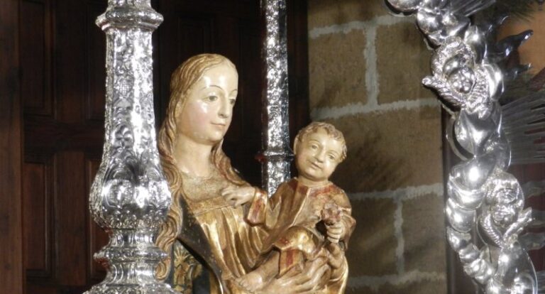 La Virgen del Pino ha bajado de su camarín