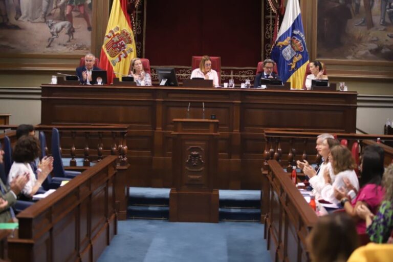 El Parlamento homenajea a Miguel Ángel Blanco y al resto de víctimas de ETA