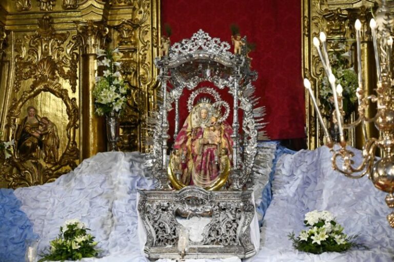 TVC inaugura las Fiestas del Pino con la Bajada de la Imagen de la Virgen