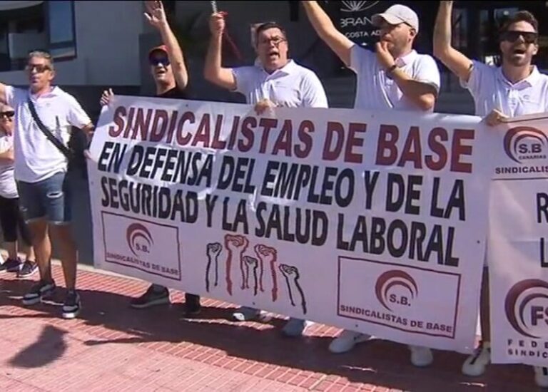 Sindicalistas de Base se concentra contra el ERE del Hotel Labranda