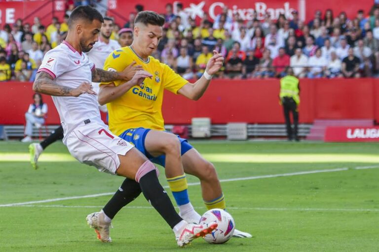 1-0. El Sevilla se hace con sus primeros puntos en el debut de Sergio Ramos y Lukebakio