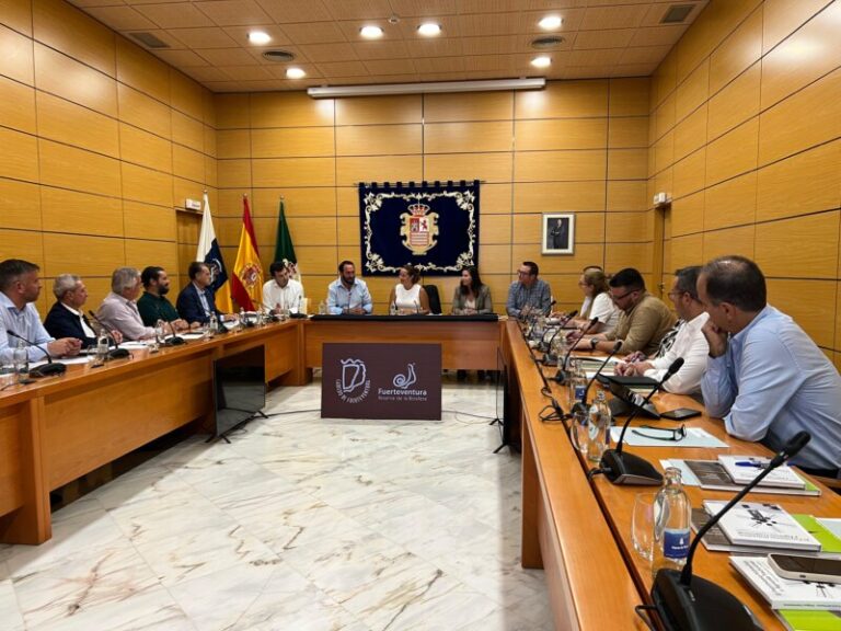 Primer encuentro de la Comisión Permanente de Aguas en Fuerteventura