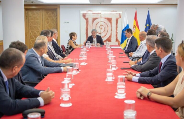 El Gobierno declara la emergencia energética en todo el archipiélago