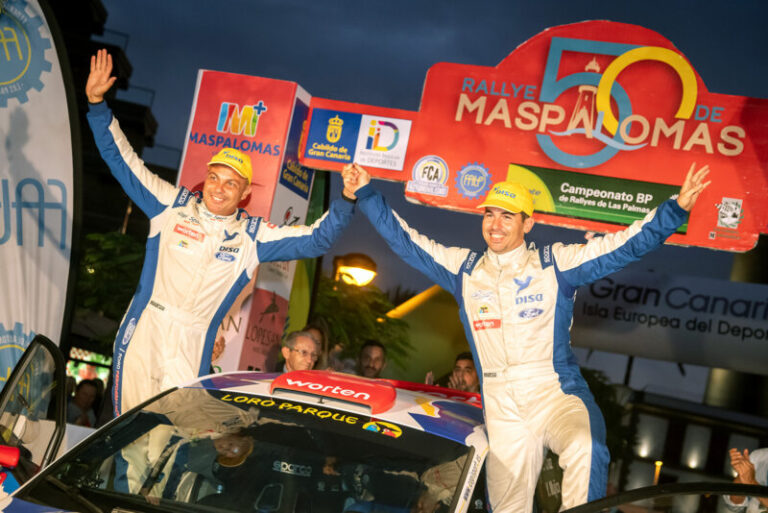 Enrique Cruz-Yeray Mujica logran una victoria apretada en Maspalomas