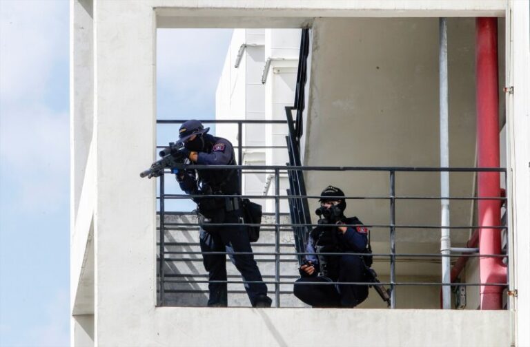 Al menos tres muertos y dos heridos en un tiroteo en un centro comercial de Bangkok