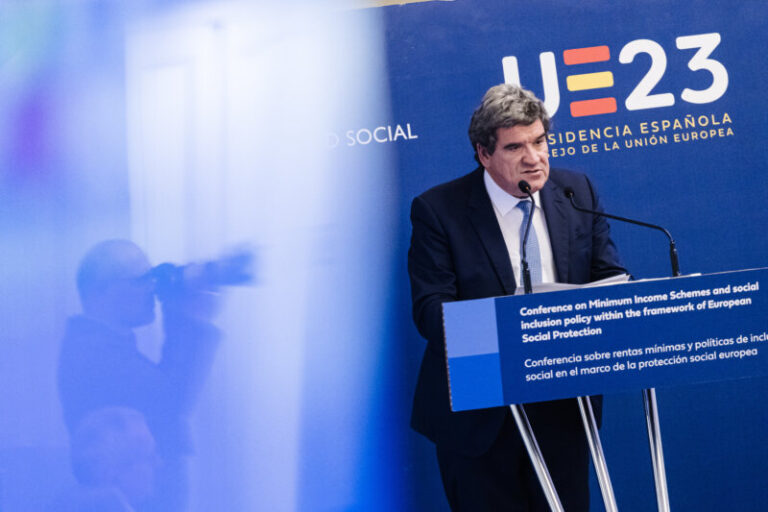 Escrivá afea la poca solidaridad de las comunidades con los menores migrantes de Canarias