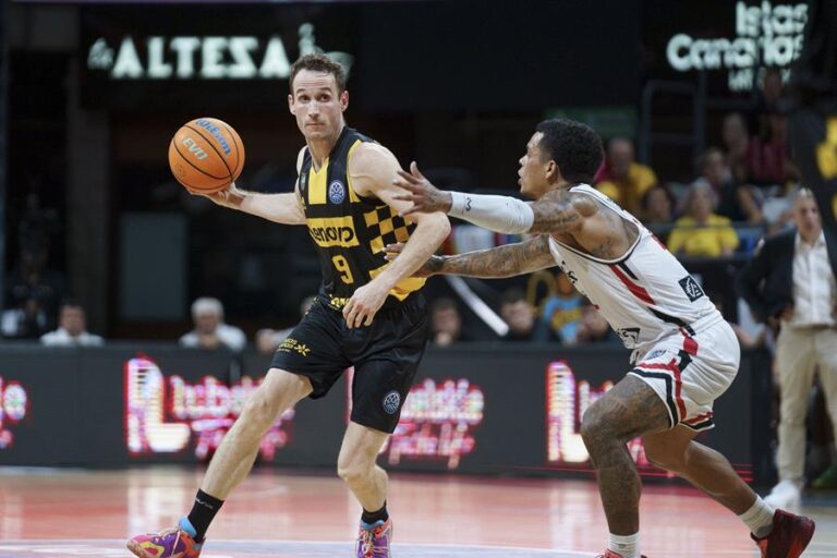 95-75. Salin lidera el triunfo del Tenerife ante el Cholet