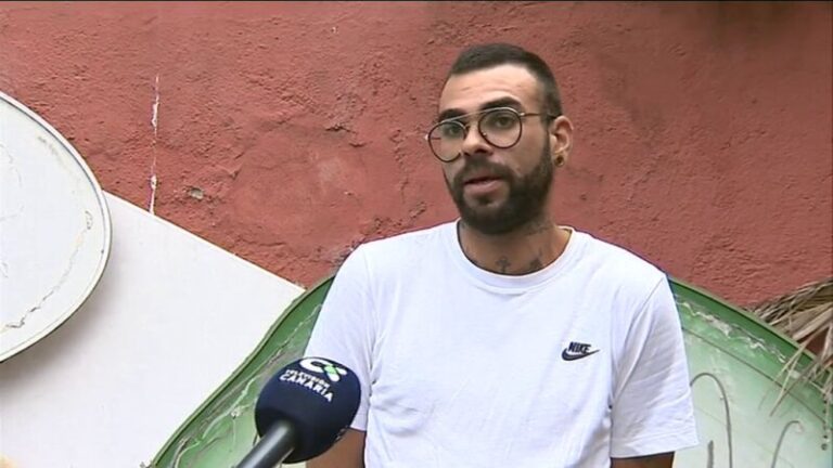 Miguel y su pareja, embarazada, en la calle tras tener que dejar la vivienda que okupaban