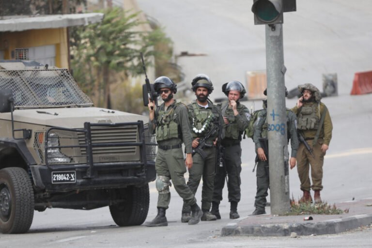 Tres palestinos muertos en operaciones israelíes en Cisjordania