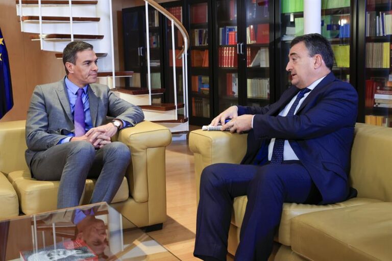 Sánchez sigue buscando apoyos para la investidura