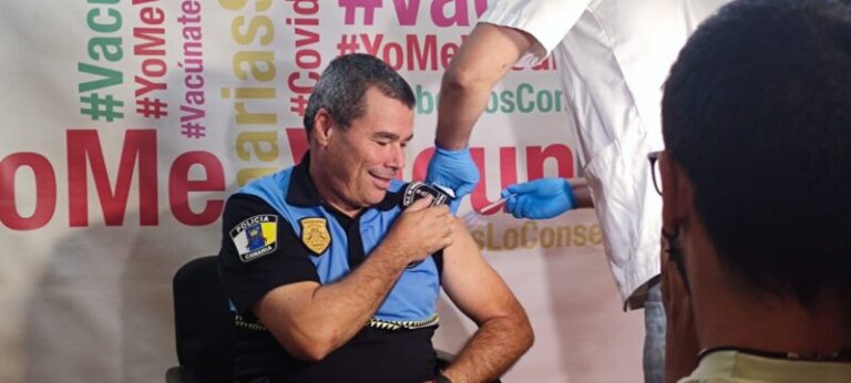 Ya se puede vacunar contra la gripe y la covid-19