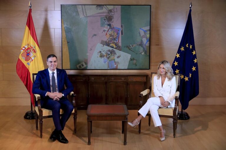 Sánchez y Díaz quieren cerrar un pacto de gobierno este mismo mes