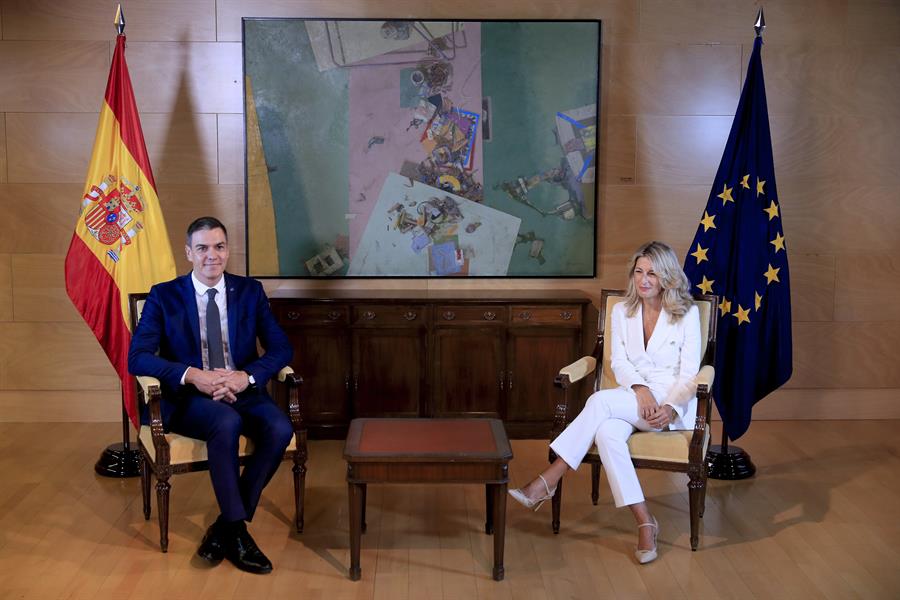 Pedro Sánchez y Yolanda Díaz. EFE