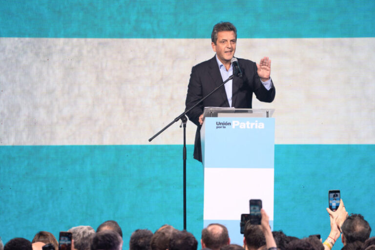 Massa gana a Milei y ambos se disputarán la presidencia de Argentina en la segunda vuelta