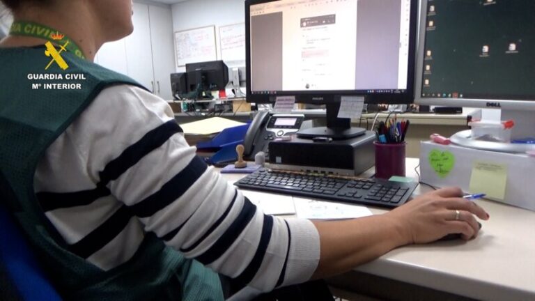 Ocho detenidos y 32 investigados por estafar 180.000 euros con la técnica del falso hijo en apuros