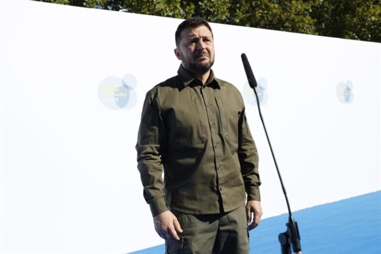 Zelenski llega a Granada para participar en la cumbre de la Comunidad Política Europea