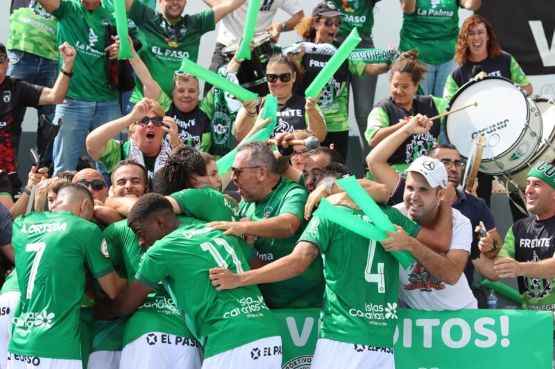 0-2. El Atlético Paso se lleva el primer derbi palmero 