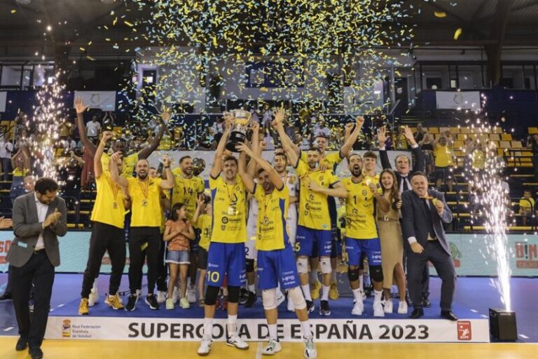 3-2. El CV Guaguas gana la Supercopa de España