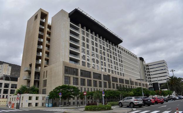 La ampliación del área de urgencias del Hospital Insular de Gran Canaria ya está en marcha