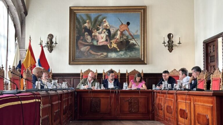 El Ayuntamiento de Santa Cruz de La Palma se reúne con la Autoridad Portuaria para abordar el desarrollo de la ciudad