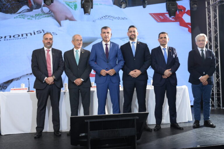 El Gobierno canario estudia reducir o bonificar el IRPF para los trabajadores de las islas