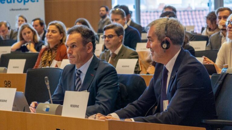 Clavijo urge a cerrar el pacto migratorio en la UE