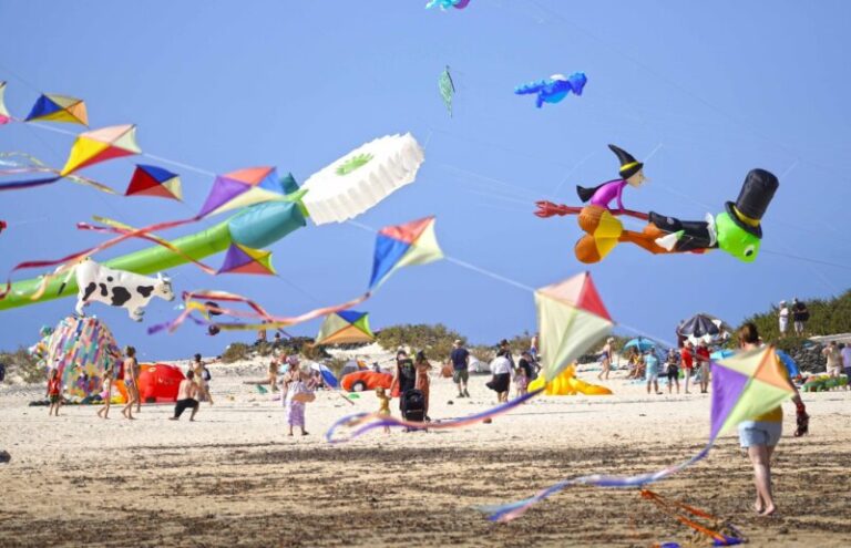 Color y movimiento en los cielos de Fuerteventura con el Festival de Cometas